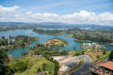 El Penol Guatape Medellin Kolombiya 'nın güzel manzarası