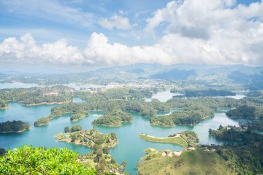 El Peol Guatape Medellin Kolombiya 'nın güzel manzarası