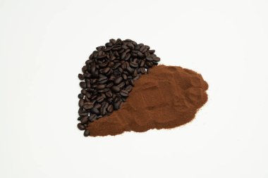 Kavrulmuş kahve çekirdekleri, kahveye bayılırım, kavrulmuş kahve çekirdekli kalp..