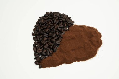 Kavrulmuş kahve çekirdekleri, kahveye bayılırım, kavrulmuş kahve çekirdekli kalp..