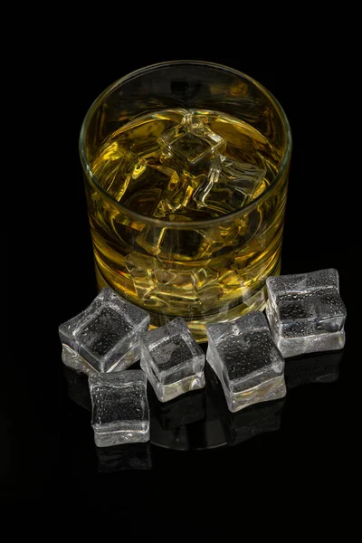 Whisky Rotsen Glas Whisky Met Ijsblokjes — Stockfoto