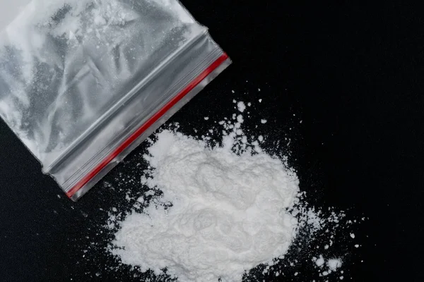 Kokain Nebo Jiné Nelegální Drogy Bílý Prášek Injekční Stříkačka Izolované — Stock fotografie