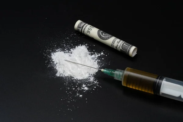 Кокаин Другие Незаконные Наркотики Белый Порошок Шприц Изолированные Черном Глянцевом — стоковое фото