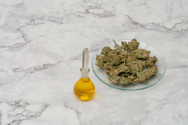 Marijuana Ganja Ganja Medicinal Ganja Bersama Dalam Wadah Kaca Ekstrak — Stok Foto