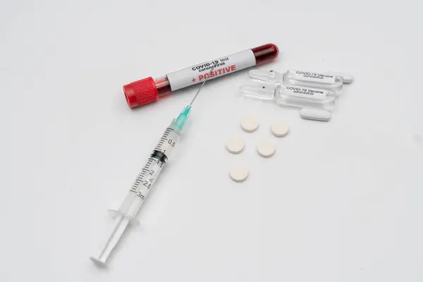 Covid Coronavirus Échantillon Sang Infecté Dans Tube Échantillon Vaccin Injection — Photo