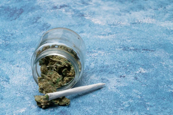Cannabis Marihuana Medicinal Porro Hierba Recipiente Vidrio Drogas — Foto de Stock