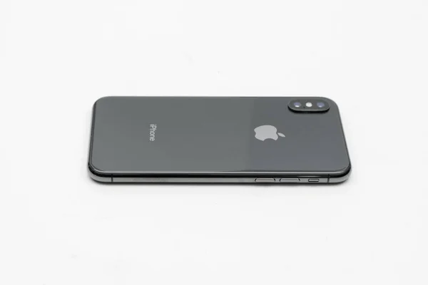 Iphone Vagy Hátulról Hátulról Fehér Alapon — Stock Fotó