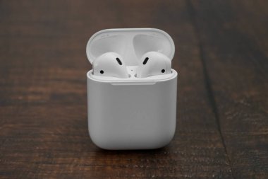 Apple 'dan Kablosuz Kulaklıklar