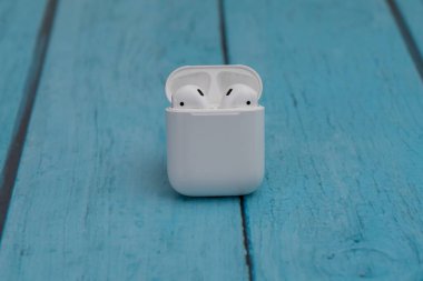 Apple 'dan Kablosuz Kulaklıklar