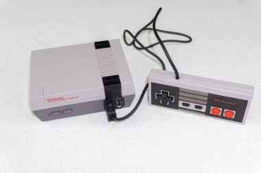 Nintendo NES Klasik Sürüm, video oyun konsolu