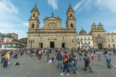 Plaza de Bolivar ve Bogota Katedrali