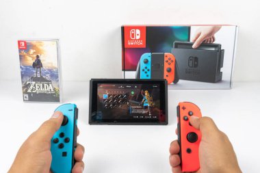 Nintendo Switch 'de Zelda' yı oynuyorum.