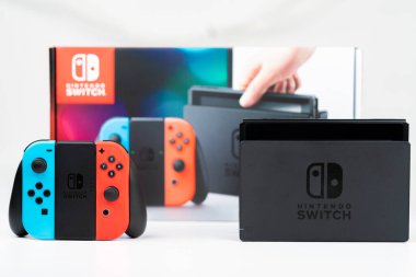 Nintendo Değiştirme Kutusu ve denetimi ekran ve ayakta