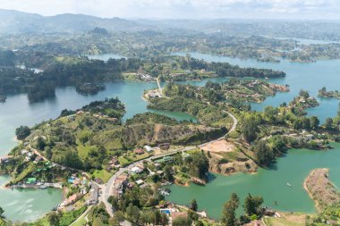 El Penol Guatape 'deki güzel manzara, Medellin Kolombiya