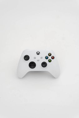 Xbox Serisi S, beyaz video oyun konsolu, Microsoft tarafından üretildi, Sonraki nesil