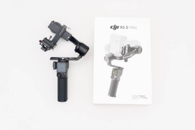 Bogota Kolombiya Ekim 2023, DJI 3 Mini, Yüksek kaliteli profesyonel kameralar için stabilizer, 3 Eksen