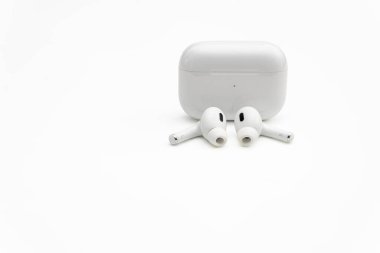 Apple AirPods Pro 2. nesil kablosuz kulaklık şarj çantası, Bogota, 