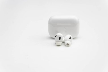 Apple AirPods Pro 2. nesil kablosuz kulaklık şarj çantası, Bogota, 