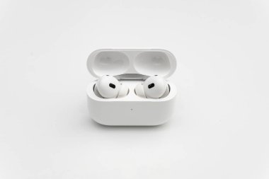 Apple AirPods Pro 2. nesil kablosuz kulaklık şarj çantası, Bogota, 