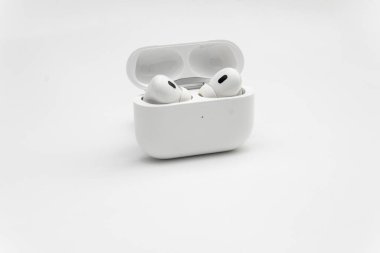 Apple AirPods Pro 2. nesil kablosuz kulaklık şarj çantası, Bogota, 