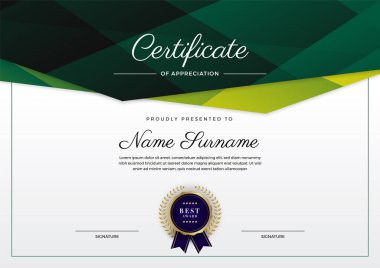 Modern zarif yeşil ve beyaz diploma şablonu