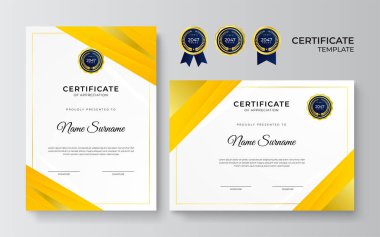 İş dünyası için modern turuncu ve sarı sertifika tasarımı ve altın rozetli başarı ödülü
