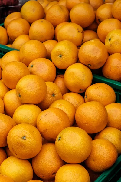 エプソム サリー ロンドン英国 11月19 2022 人のいない新鮮な健康的なオレンジの市場の屋台の表示 — ストック写真