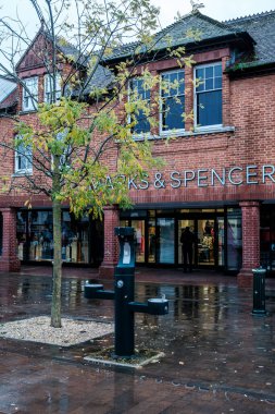Epsom, Surrey, Londra İngiltere, 20 Kasım 2022, Marks and Specer High Street Center Perakende satış zinciri