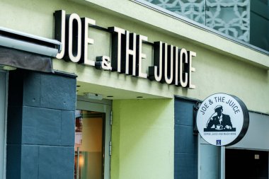 Stavanger, Norveç, 10 Mart 2023, Joe & the Juice Uluslararası Perakende Logosu ve Kahve Meyve Suyu Logosu