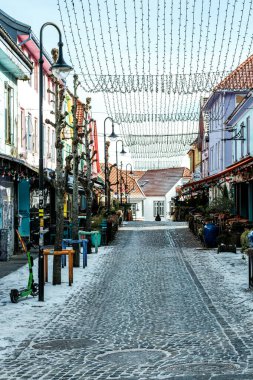 Stavanger, Norveç, 10 Mart 2023, Geleneksel Şehir Merkezi Dükkanları ve Dükkanları Soğuk Kış Sabahında İnsansız