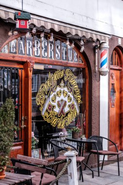 Stavanger, Norveç, 10 Mart 2023, Stavanger şehir merkezindeki berber dükkanı.