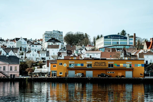Stavanger Norwegia Marca 2023 Jasne Kolorowe Centrum Informacji Turystycznej Port — Zdjęcie stockowe