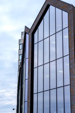 Stavanger, Rogaland, Norveç, 19 Mayıs 2023, Modern Glass Facade High Rise Commercial Building Architecture Downtown Stavanger