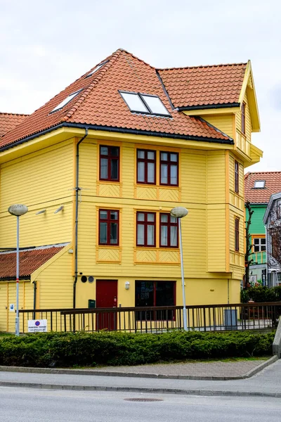 Stavanger Rogaland Norway May 2023 Traditional Wooden Colouful Yellow Residential — Stock Photo, Image