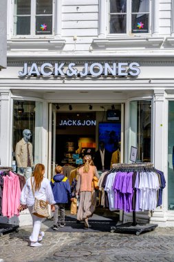 Stavanger, Rogaland, Norveç, 19 Mayıs 2023, Jack ve Jones Moda Dükkanı Müşteri Girişi Stavanger