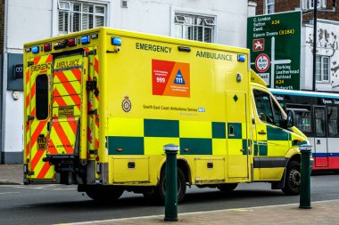 Epsom, Surrey, İngiltere, 5 Ağustos 2024, Güney Doğu Yakası Ambulansı Mavi Işıklı, İnsansız Acil Durum