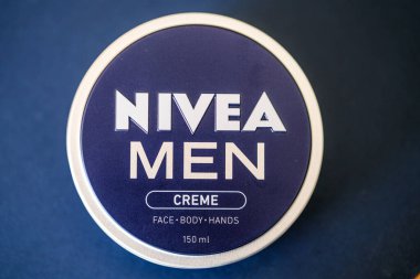 Londra İngiltere, Nisan 07, 2025, Nivea Yüz Kremi Tekerleği