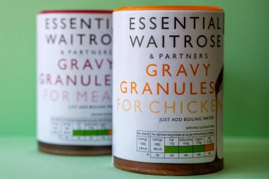 Londra İngiltere, 11 Nisan 2025, Temel Waitrose Gravy Tavuk ve İnsansız Et Sahipleri