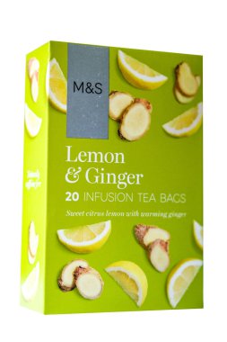 Londra İngiltere, 17 Nisan 2025, Marks ve Spencer Lemon Kutusu ve Ginger Infüzyon Çay Torbası