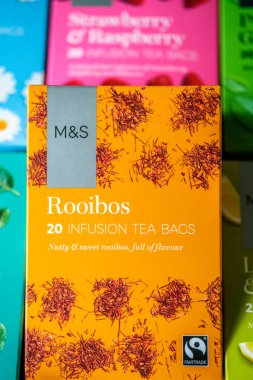 Londra İngiltere, 20 Nisan 2025, Rooibos Marks ve Spencer Organik Çay Torbası