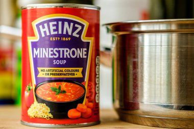 Londra İngiltere, 22 Nisan 2025, Heinz Çorbası Konservesi