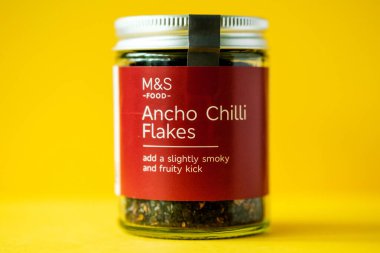 Londra İngiltere, 23 Nisan 2025, Marks ve Spencer Ancho Chli Flakes Yemek Malzemeleri
