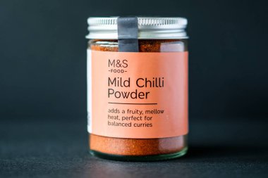 Londra İngiltere, 23 Nisan 2025, Marks ve Spencer Hafif Chilli Pwder Yemek İçi