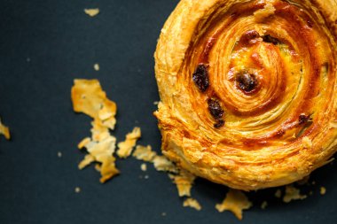 London UK, 24 Nisan 2025, Single Pain Aux Raisin French Breakfast Pastry