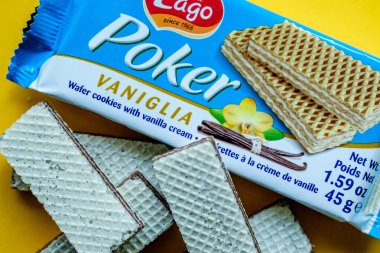 Londra İngiltere, 24 Nisan 2025, Poker Vanilya Kremalı Bisküviler