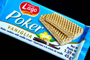 Londra İngiltere, 24 Nisan 2025, Poker Vanilya Kremalı Bisküviler