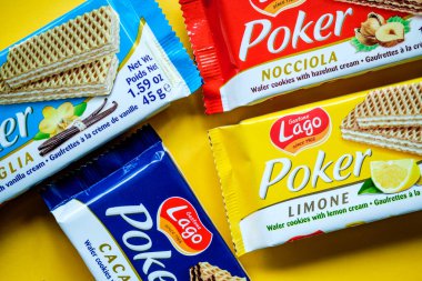 Londra Birleşik Devletleri, 24 Nisan 2025, Poker Çikolata, Fındık, Limon, Vanilya Kremalı Bisküvi Seçimi