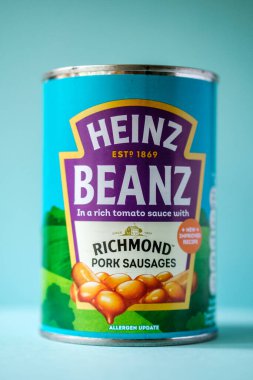 Londra İngiltere, 25 Nisan 2025, Richmond Domates soslu Heinz Fırınlanmış Fasulye Konservesi