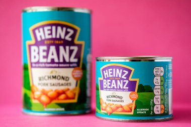 Londra İngiltere, 25 Nisan 2025, Richmond Domates soslu Heinz Fırınlanmış Fasulye Konservesi