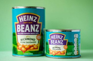 Londra İngiltere, 25 Nisan 2025, Richmond Domates soslu Heinz Fırınlanmış Fasulye Konservesi